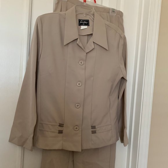 Sweet Suit Tan Pantsuit Size 14 - Picture 1 of 7